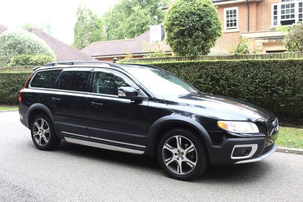 A superb Volvo 2013 XC70 T6 "Cross Country" 3.0 Petrol Automativ, Only 39900 Miles Automatic, AWD